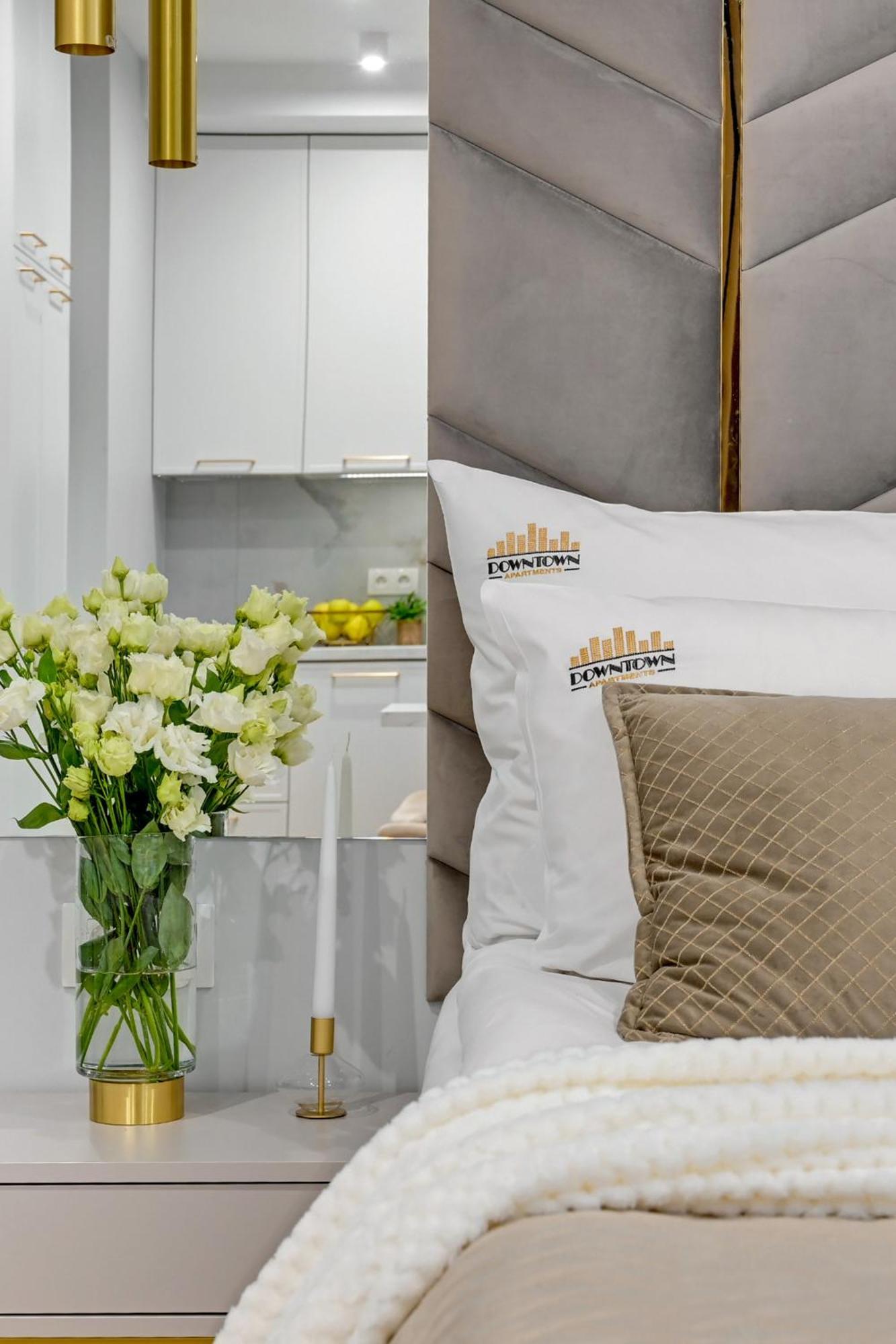 Doki Living & Foodhall By Downtown Apartments Гданск Екстериор снимка