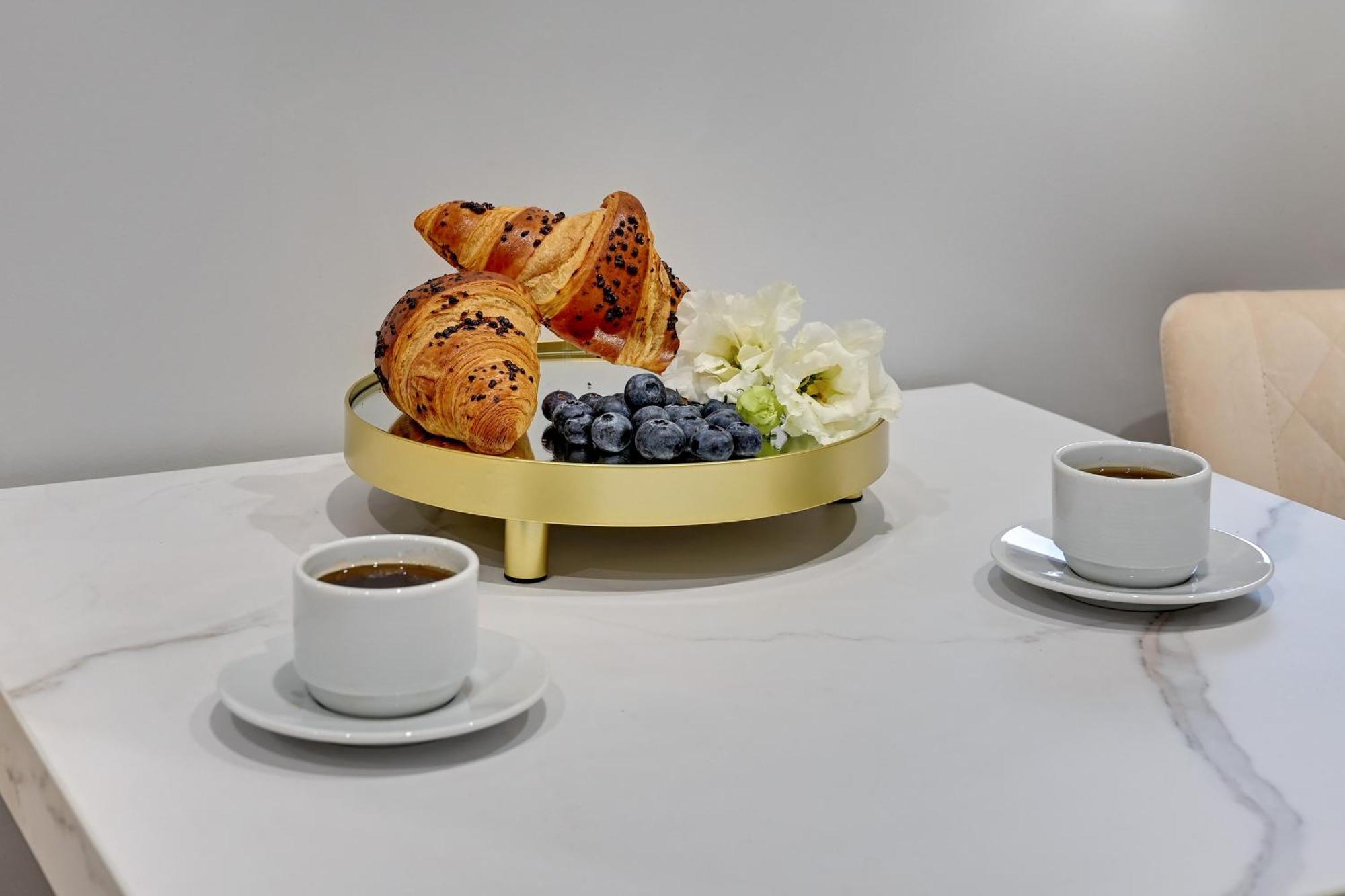 Doki Living & Foodhall By Downtown Apartments Гданск Екстериор снимка